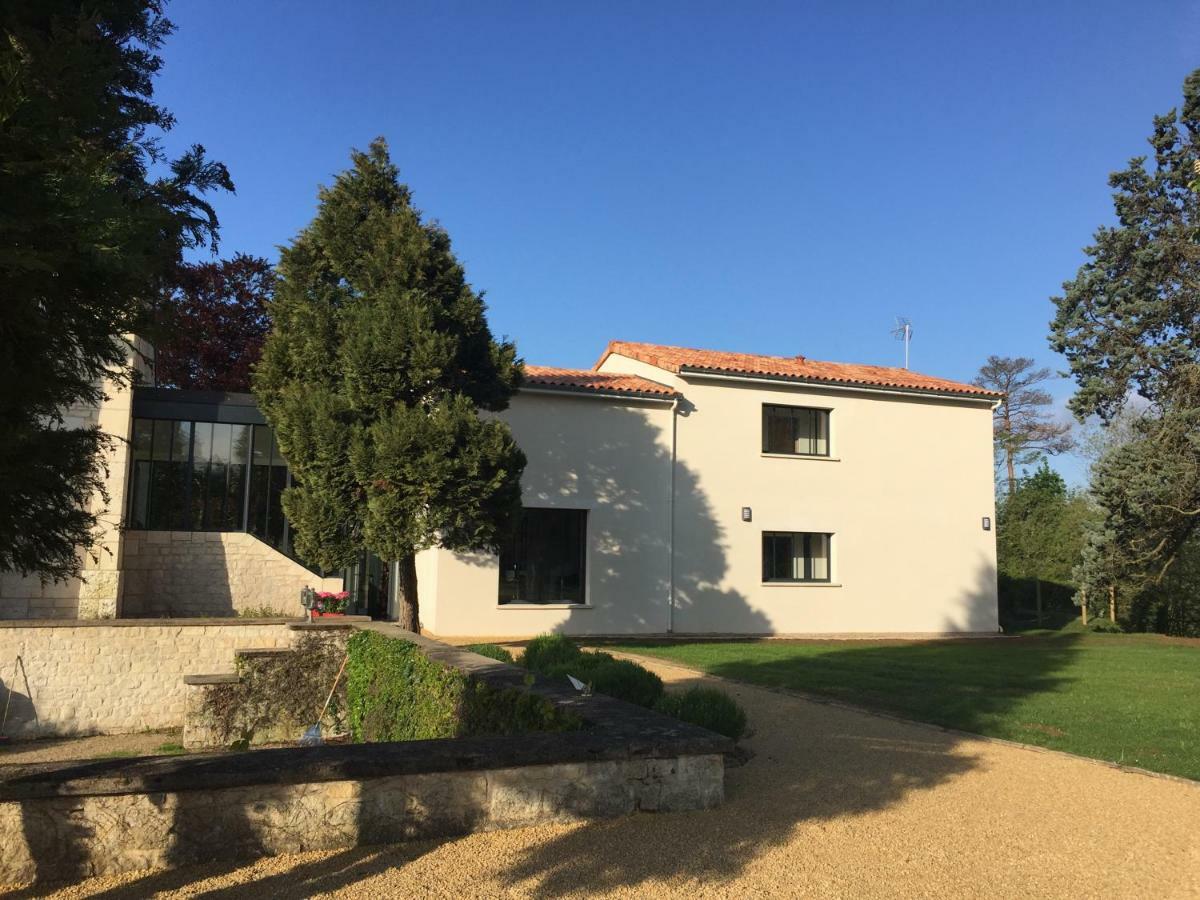 L Esprit Du Clain Chambres D Hotes Bandb De Standing Proches Du Futuroscope Golf Et Lac De St Cyr Naintre Dış mekan fotoğraf