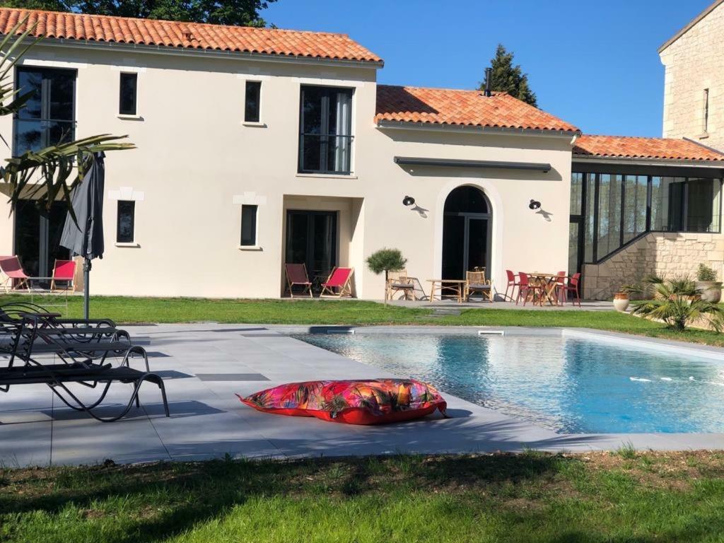 L Esprit Du Clain Chambres D Hotes Bandb De Standing Proches Du Futuroscope Golf Et Lac De St Cyr Naintre Dış mekan fotoğraf