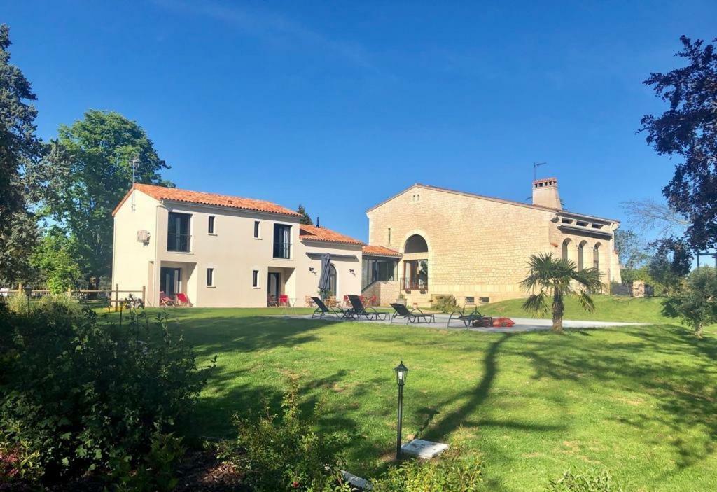 L Esprit Du Clain Chambres D Hotes Bandb De Standing Proches Du Futuroscope Golf Et Lac De St Cyr Naintre Dış mekan fotoğraf