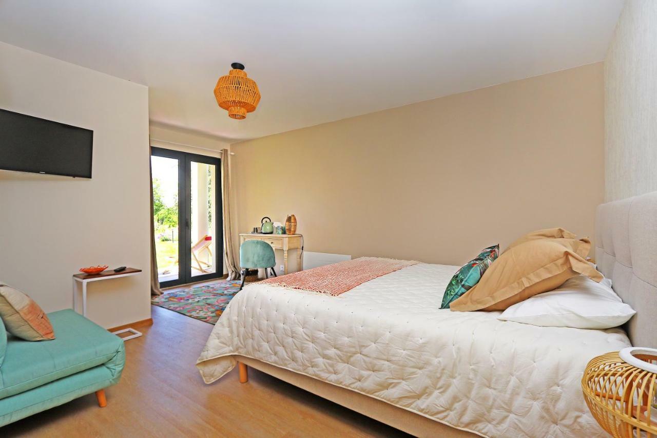 L Esprit Du Clain Chambres D Hotes Bandb De Standing Proches Du Futuroscope Golf Et Lac De St Cyr Naintre Dış mekan fotoğraf