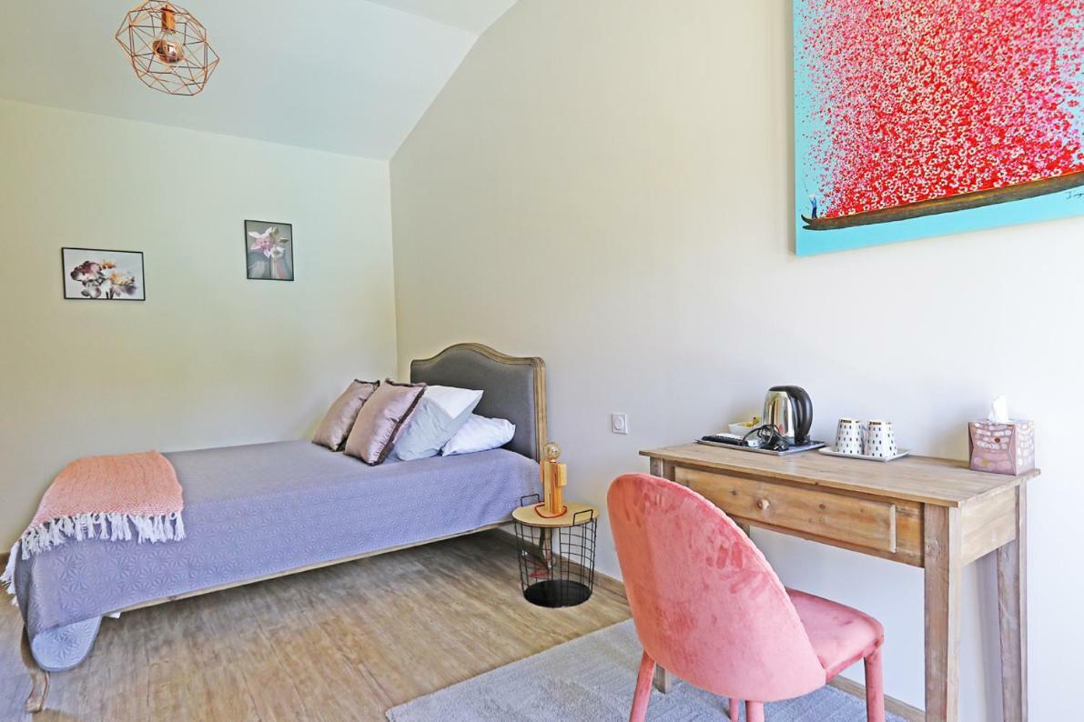 L Esprit Du Clain Chambres D Hotes Bandb De Standing Proches Du Futuroscope Golf Et Lac De St Cyr Naintre Dış mekan fotoğraf