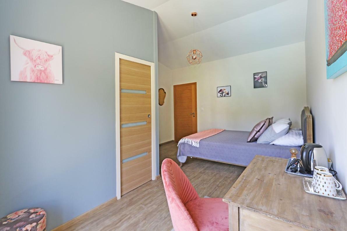 L Esprit Du Clain Chambres D Hotes Bandb De Standing Proches Du Futuroscope Golf Et Lac De St Cyr Naintre Dış mekan fotoğraf