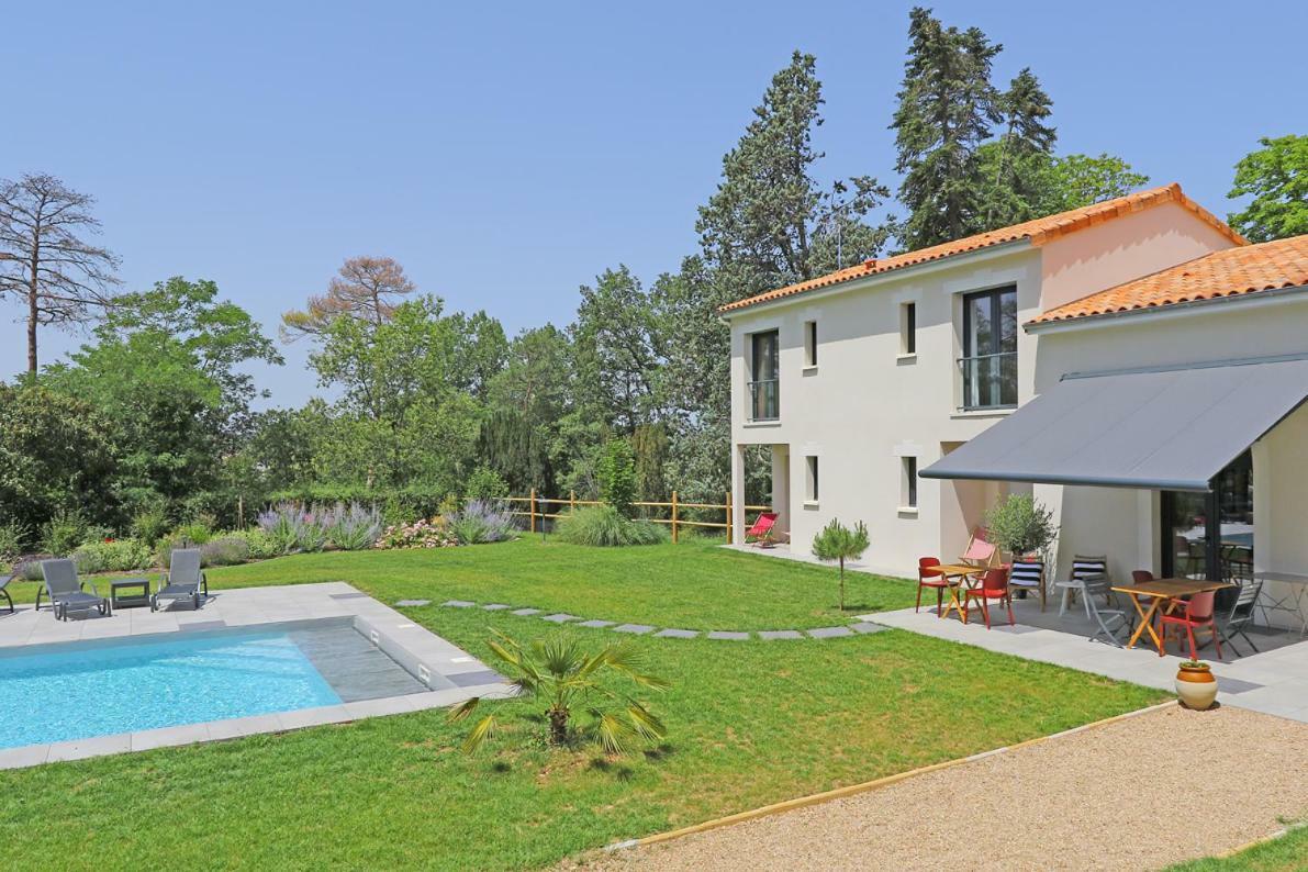L Esprit Du Clain Chambres D Hotes Bandb De Standing Proches Du Futuroscope Golf Et Lac De St Cyr Naintre Dış mekan fotoğraf
